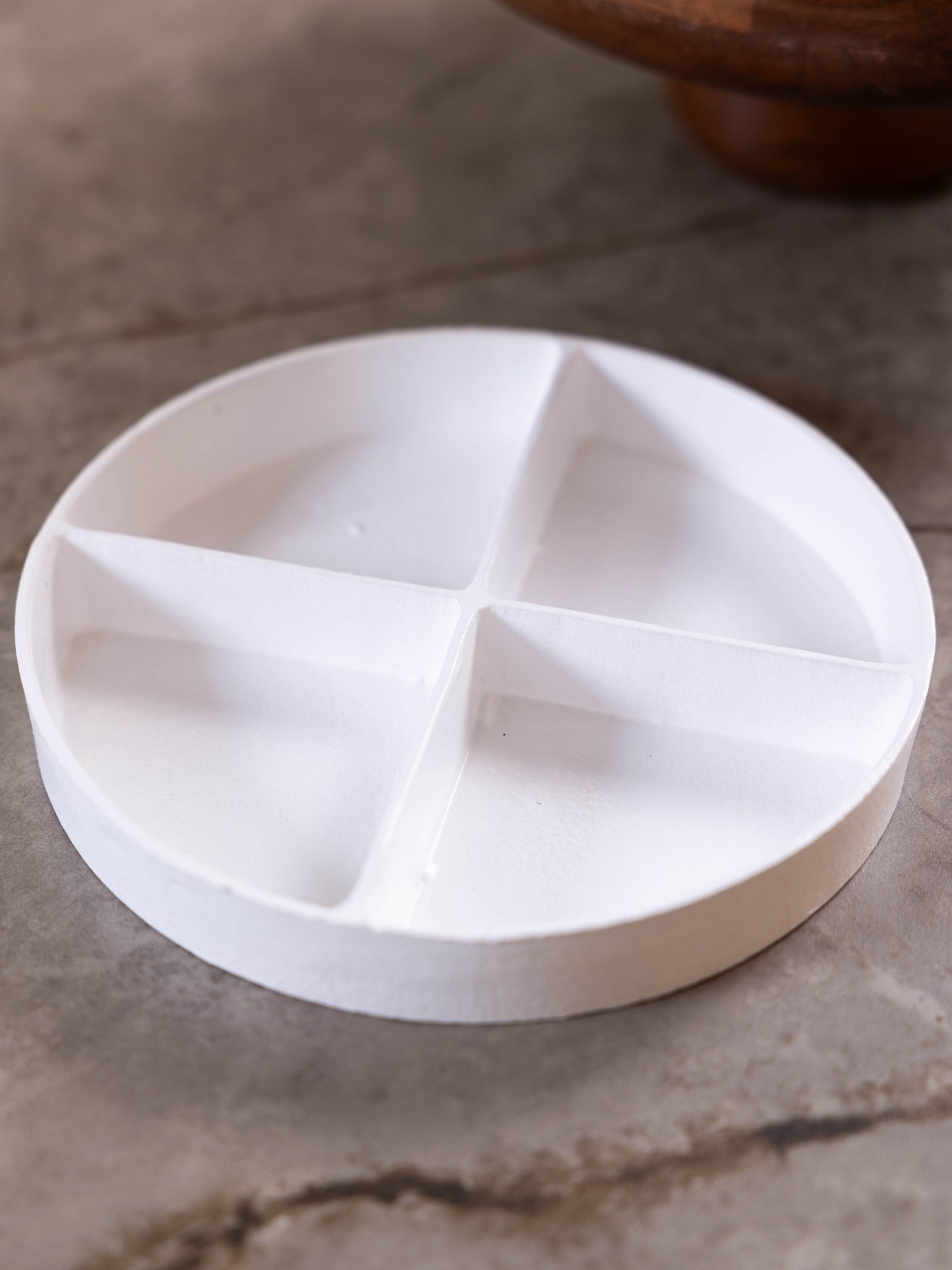 مضيفة كيك بتصميم بتصميم مميز