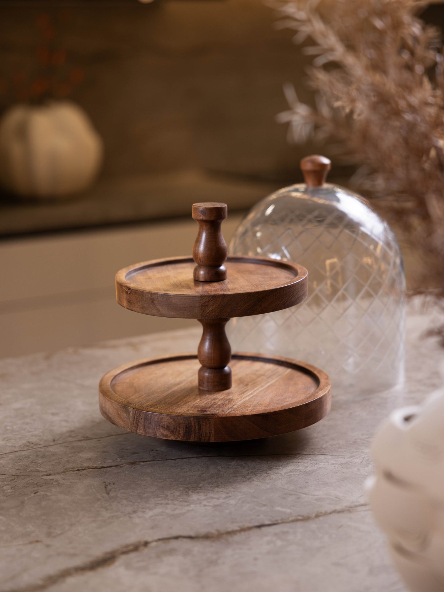 مضيفة كب كيك بتصميم أنيق