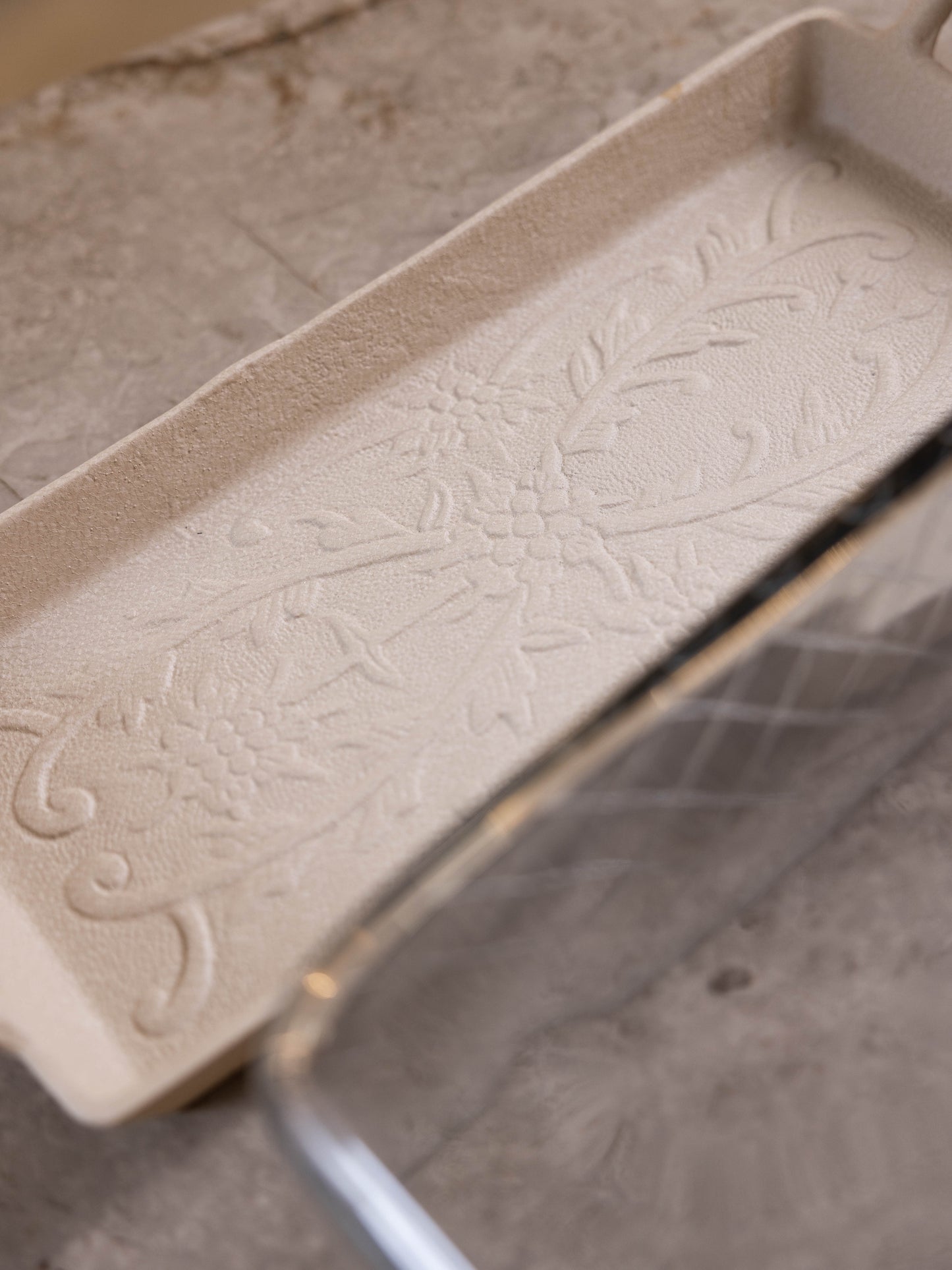 مضيفة كيك بتصميم مميز