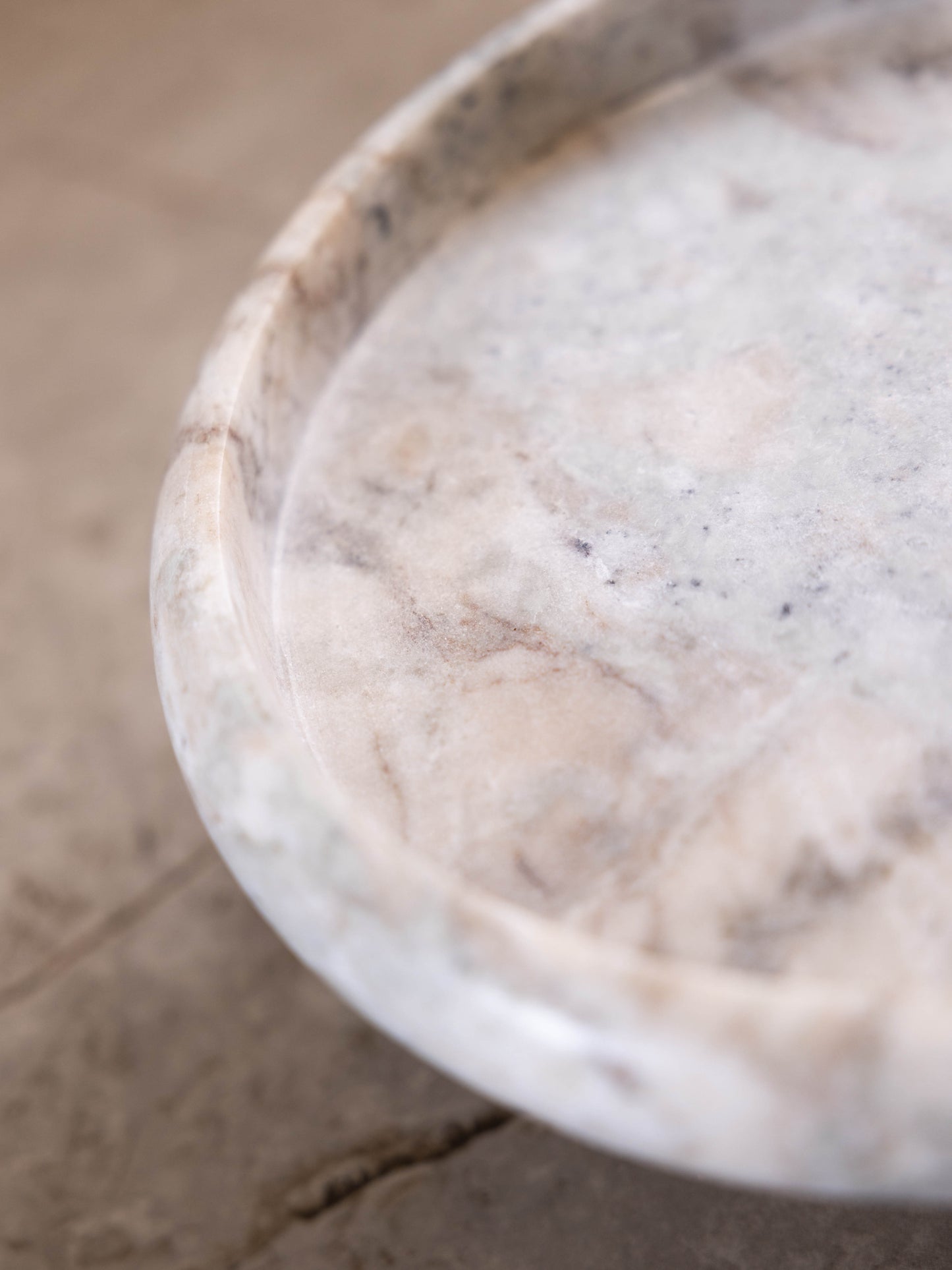 مضيفة كيك بتصميم مميز