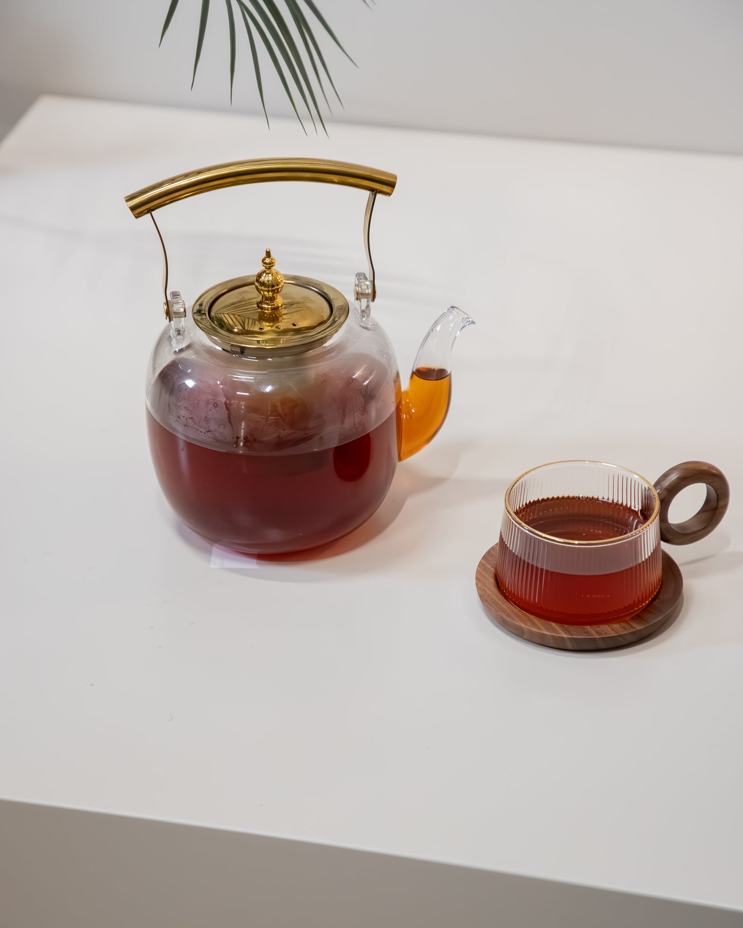 ابريق شاي زجاجي بتصميم أنيق