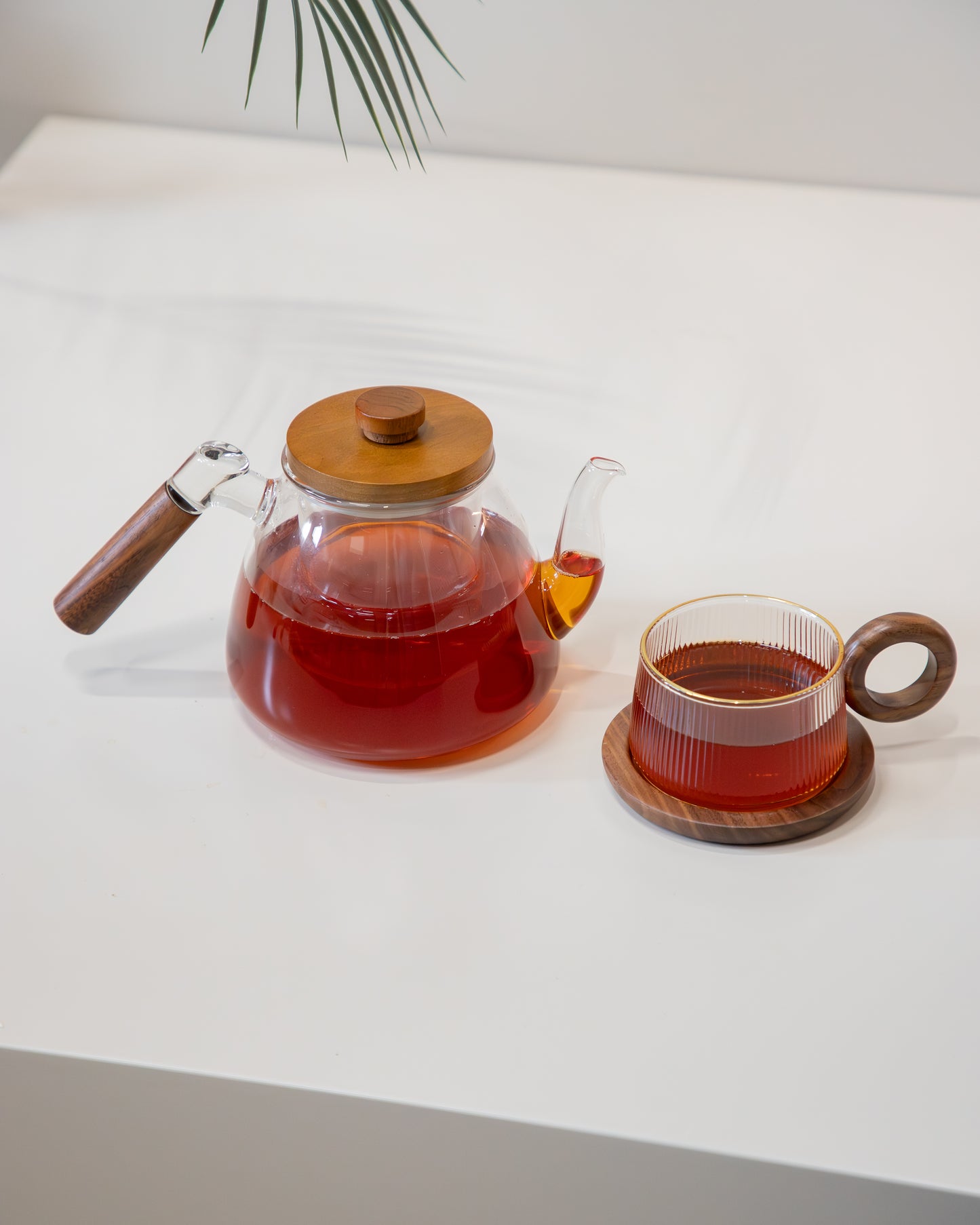 ابريق شاي زجاجي بتصميم أنيق