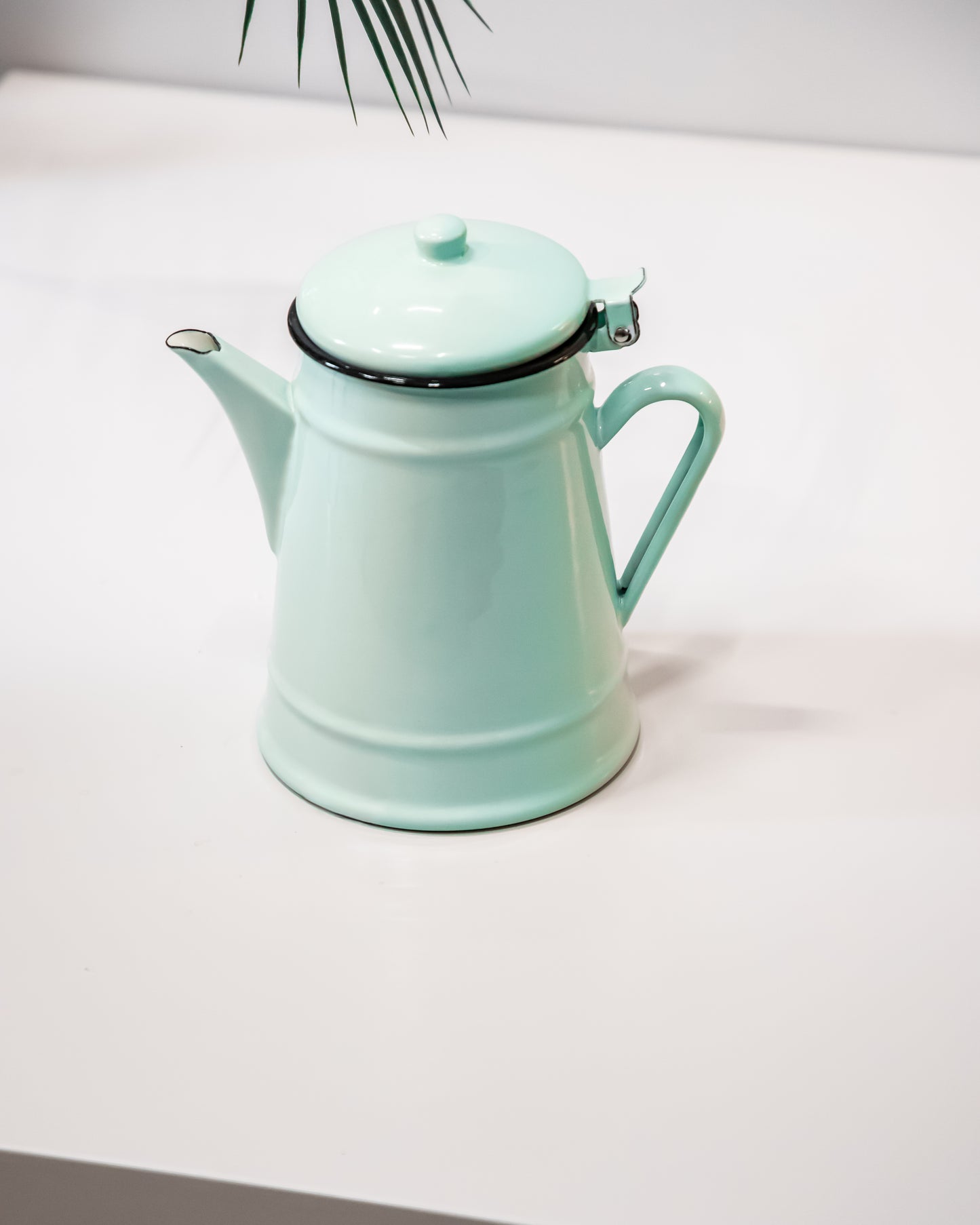 ابريق شاي توتيا ( متوفر بلونين )