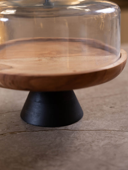 مضيفة كيك بتصميم مميز