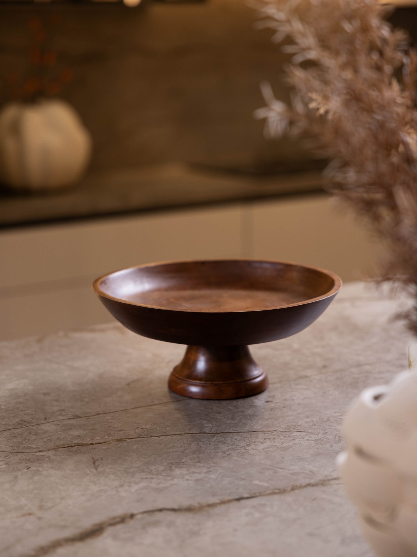 مضيفة كيك بتصميم أنيق