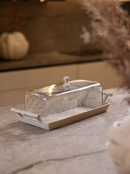 مضيفة كيك بتصميم مميز