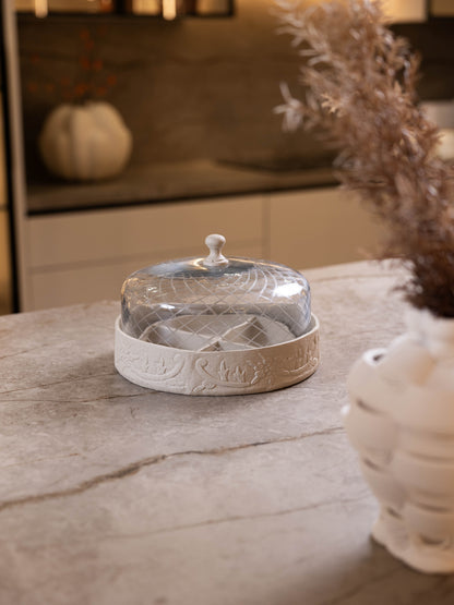 مضيفة حلويات بتصميم مميز