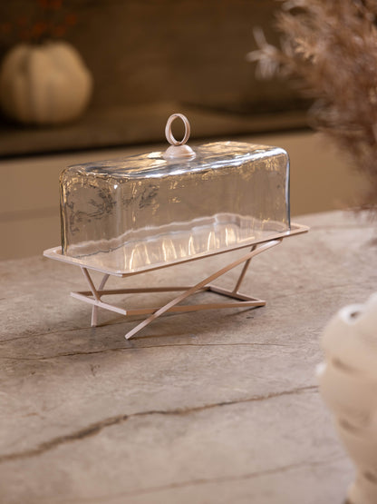 مضيفة كيك بتصميم كلاسيك