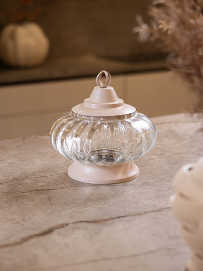 مضيفة حلويات بتصميم كلاسيك