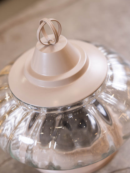 مضيفة حلويات بتصميم كلاسيك