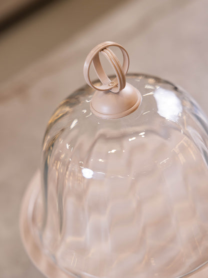 مضيفة حلويات بتصميم كلاسيك