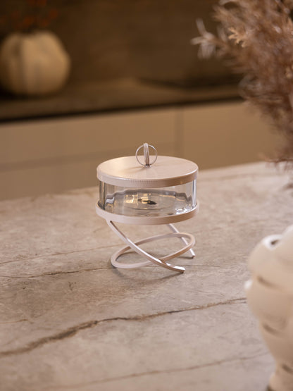 مضيفة حلويات بتصميم كلاسيك