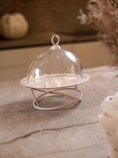 مضيفة كيك بتصميم كلاسيك