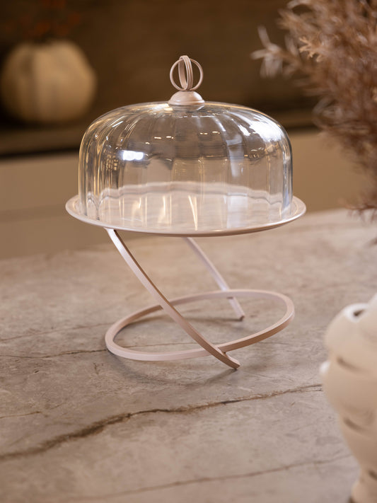 مضيفة كيك بتصميم كلاسيك