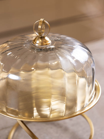 مضيفة كيك بتصميم كلاسيك