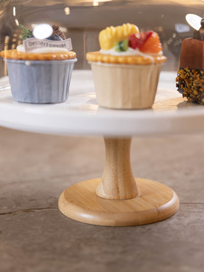 مضيفة كيك بتصميم أنيق