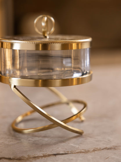 مضيفة حلويات بتصميم كلاسيك