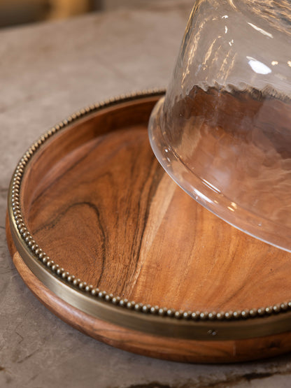 مضيفة كيك بتصميم أنيق