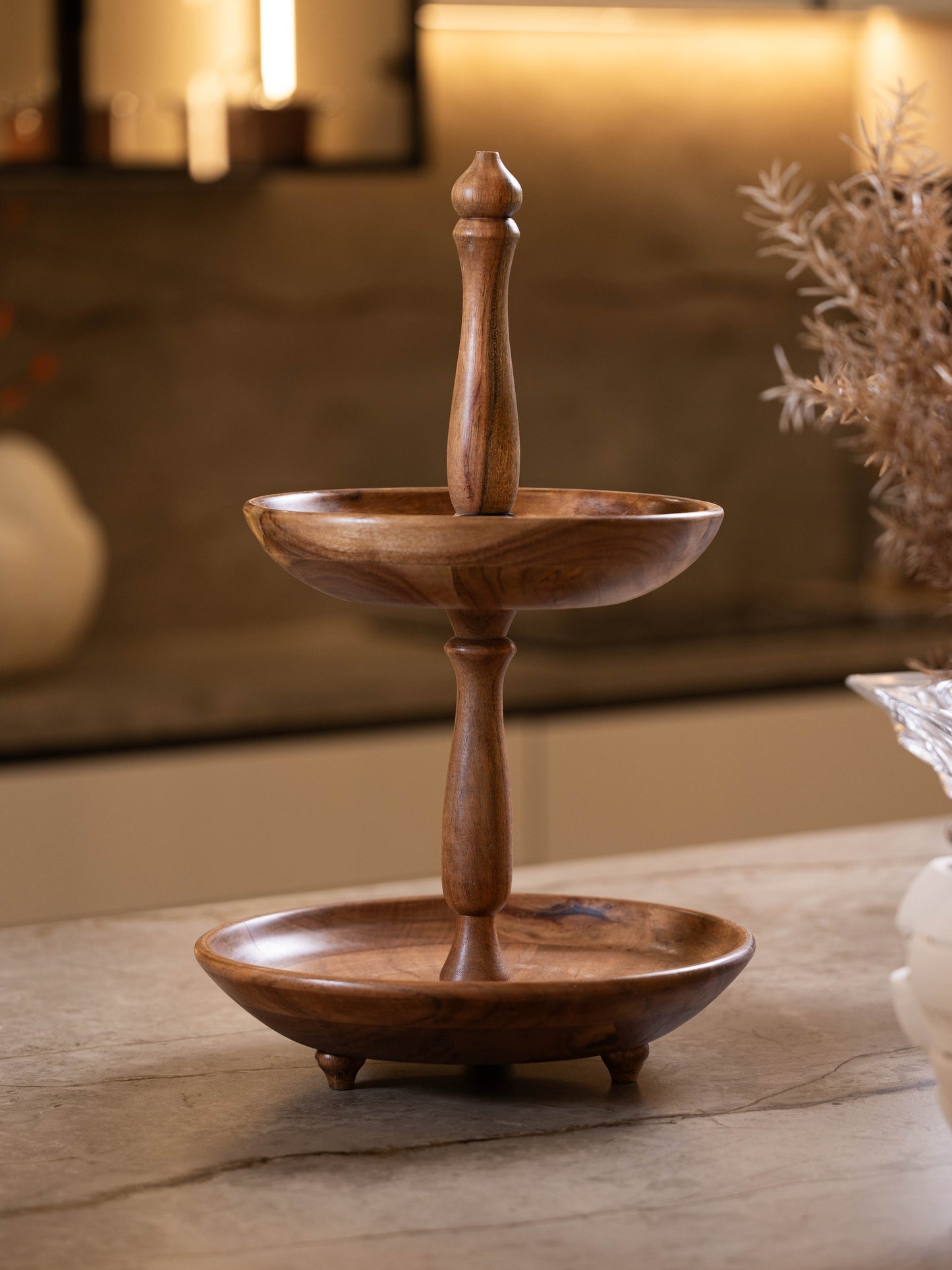 مضيفة كب كيك بتصميم أنيق