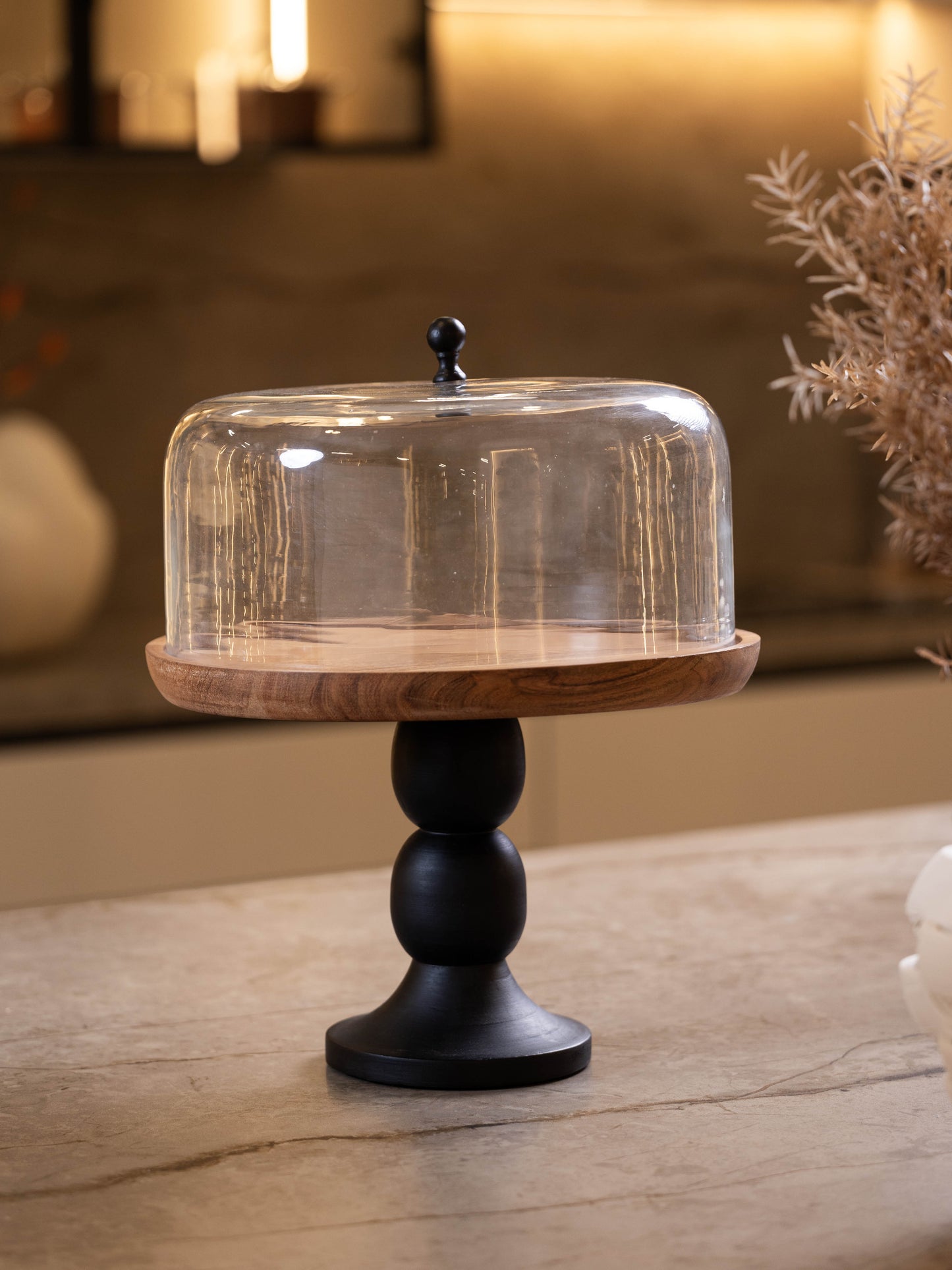 مضيفة كيك بتصميم أنيق