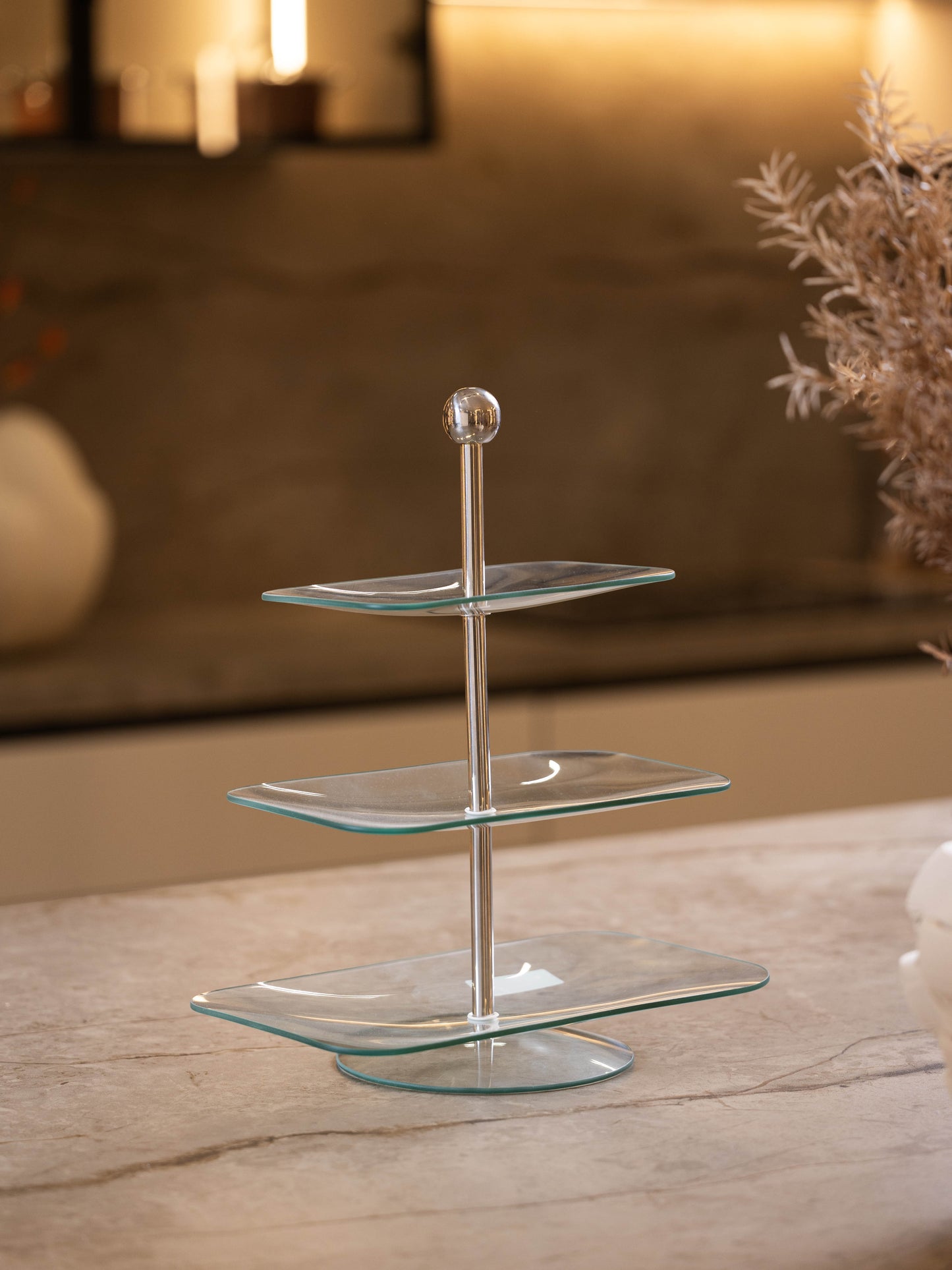 مضيفة كب كيك بتصميم أنيق