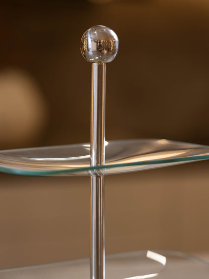 مضيفة كب كيك بتصميم أنيق