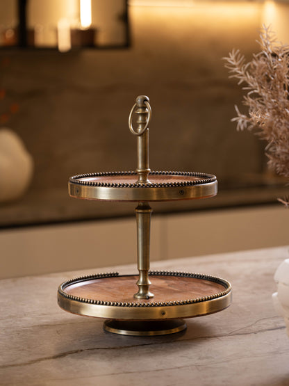 مضيفة كب كيك بتصميم مميز