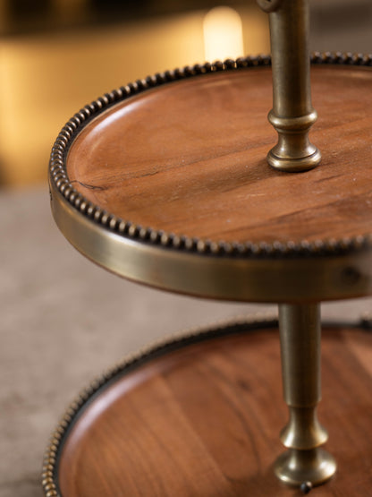 مضيفة كب كيك بتصميم مميز