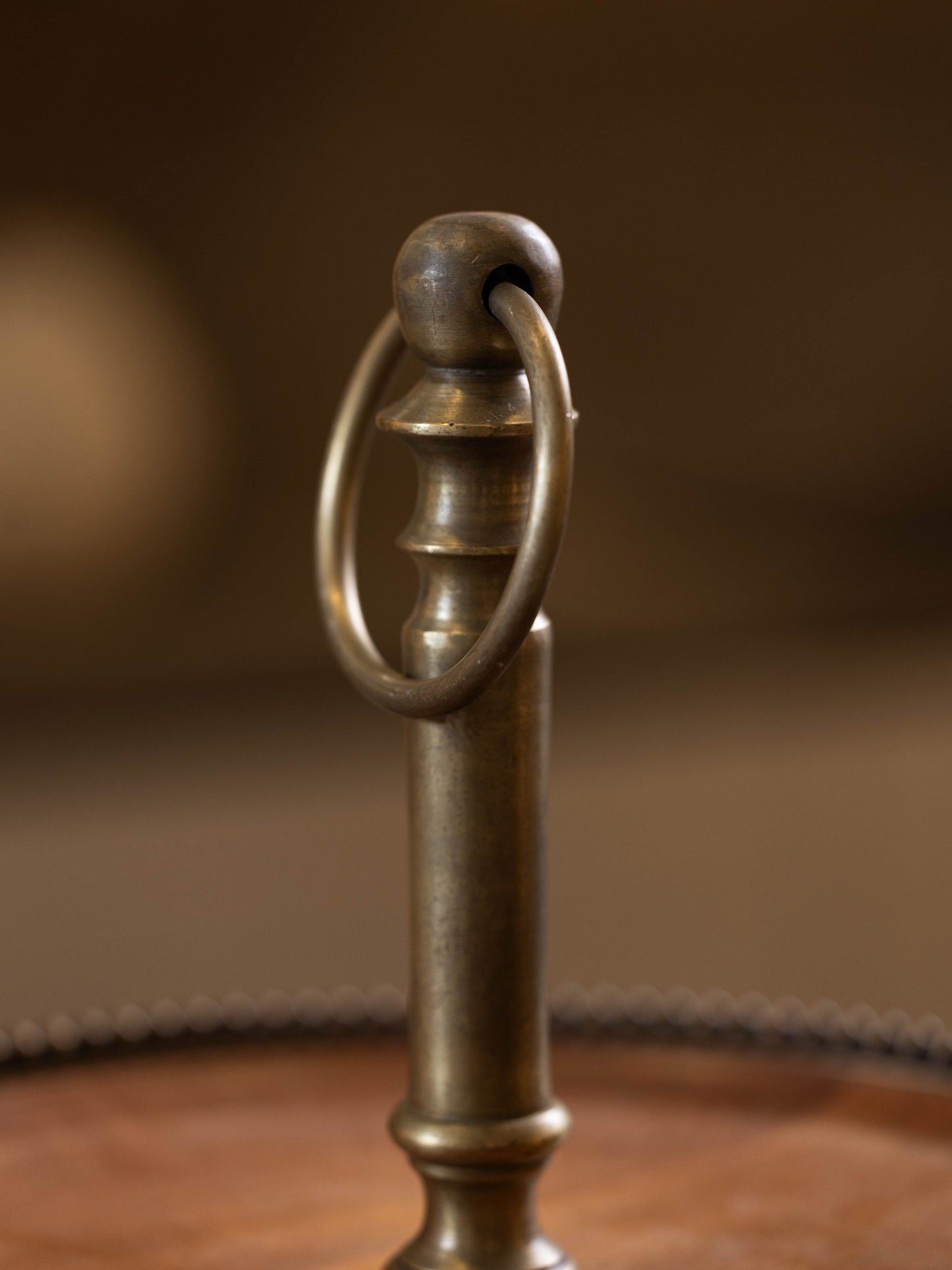 مضيفة كب كيك بتصميم مميز