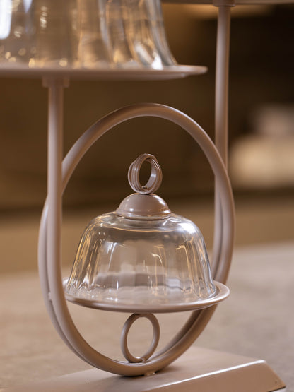 مضيفة حلويات بتصميم كلاسيك