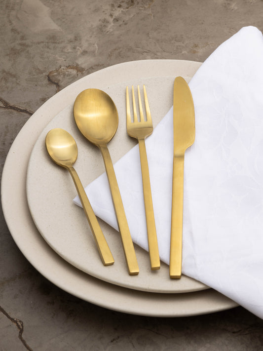 طقم ملاعق بتصميم أنيق