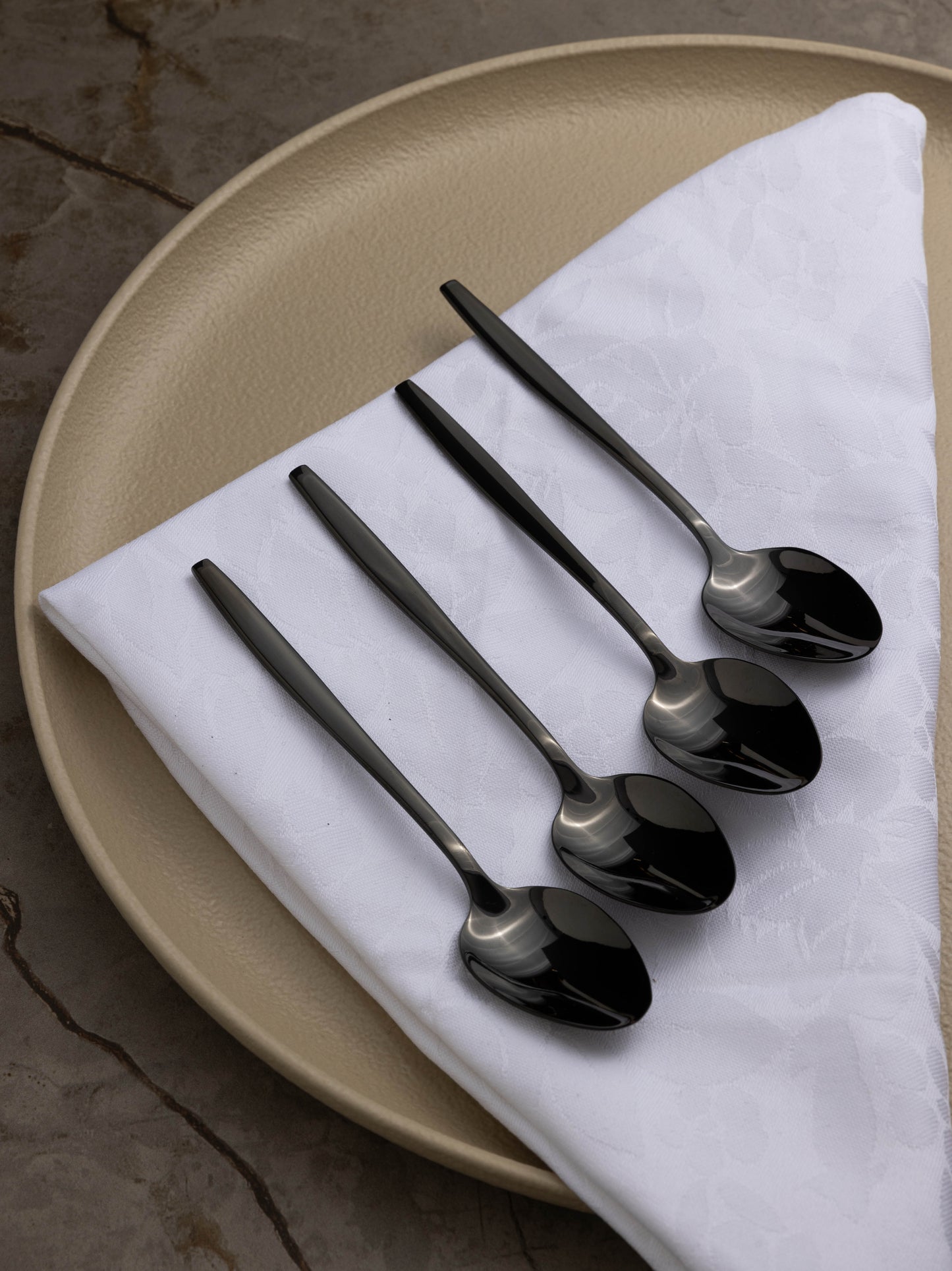 طقم ملاعق بتصميم أنيق