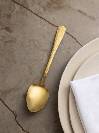 طقم ملاعق بحجم متوسط بتصميم أنيق