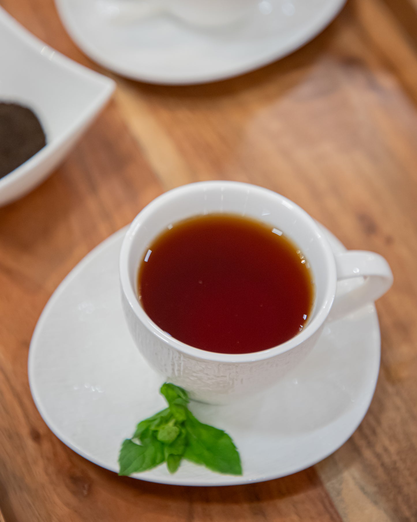 طقم فناجين شاي بورسلان أبيض