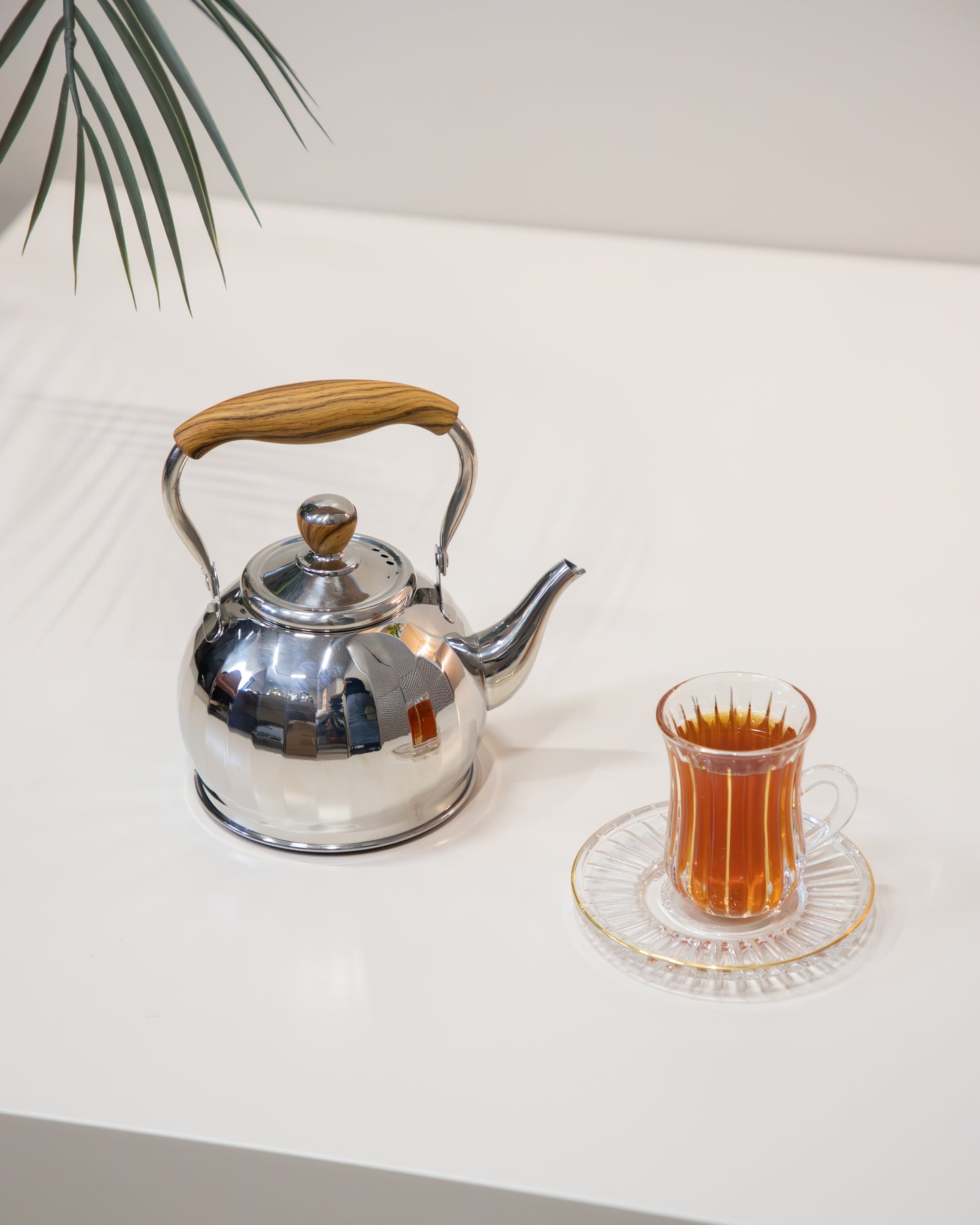 ابريق شاي بتصميم عملي