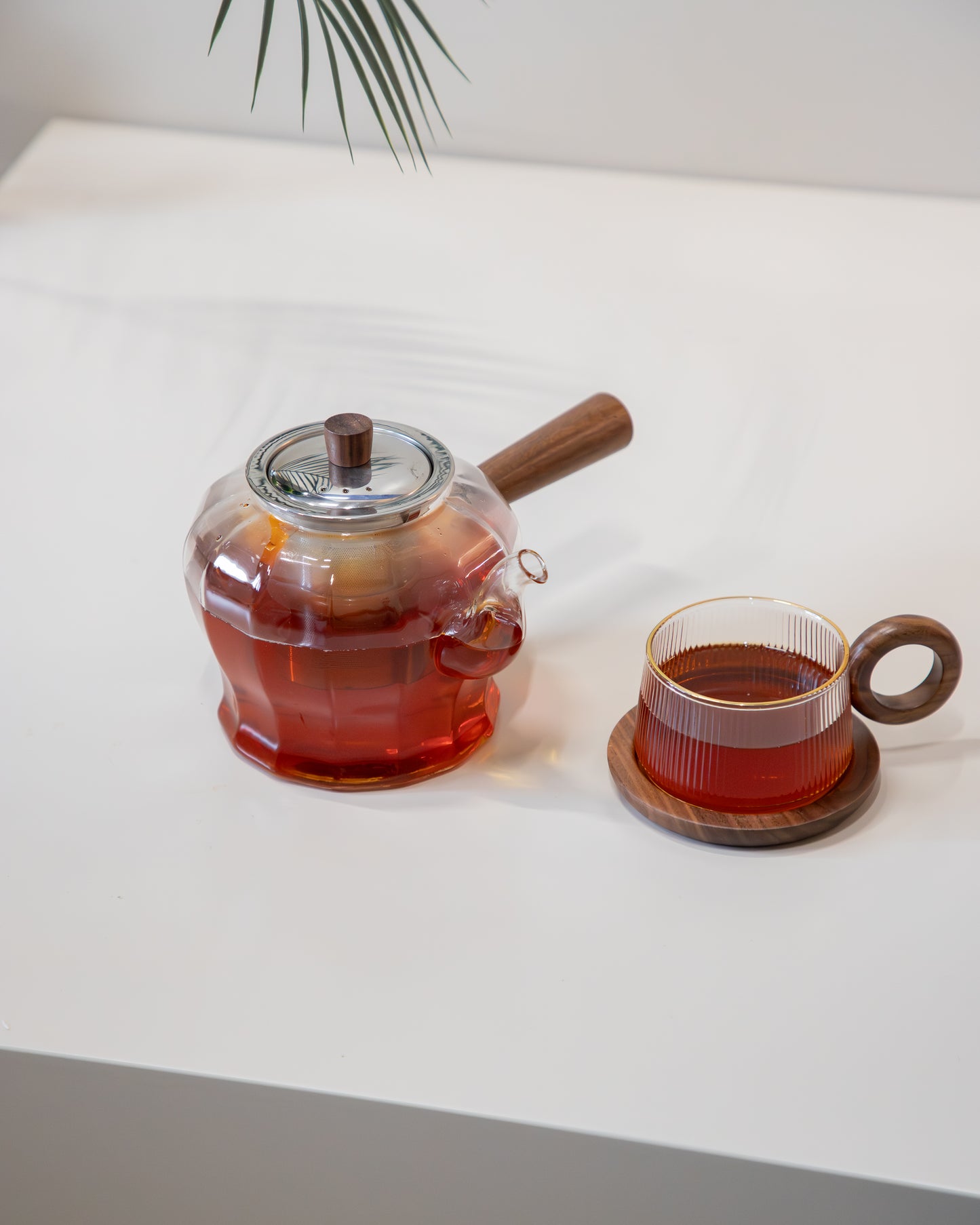 ابريق شاي زجاجي بتصميم مميز