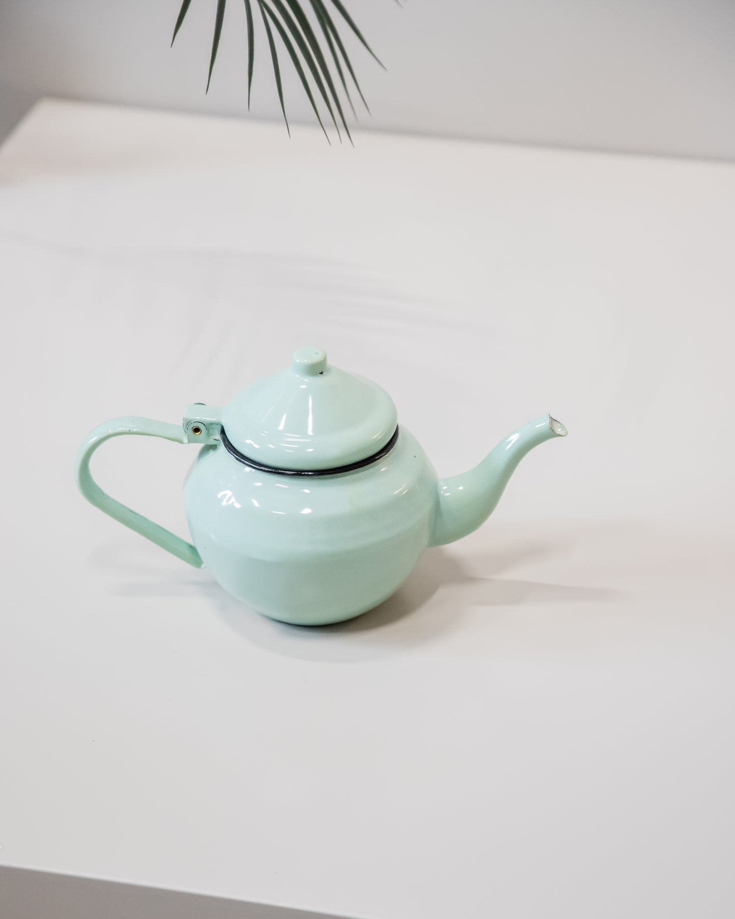 ابريق شاي توتيا بتصميم عملي