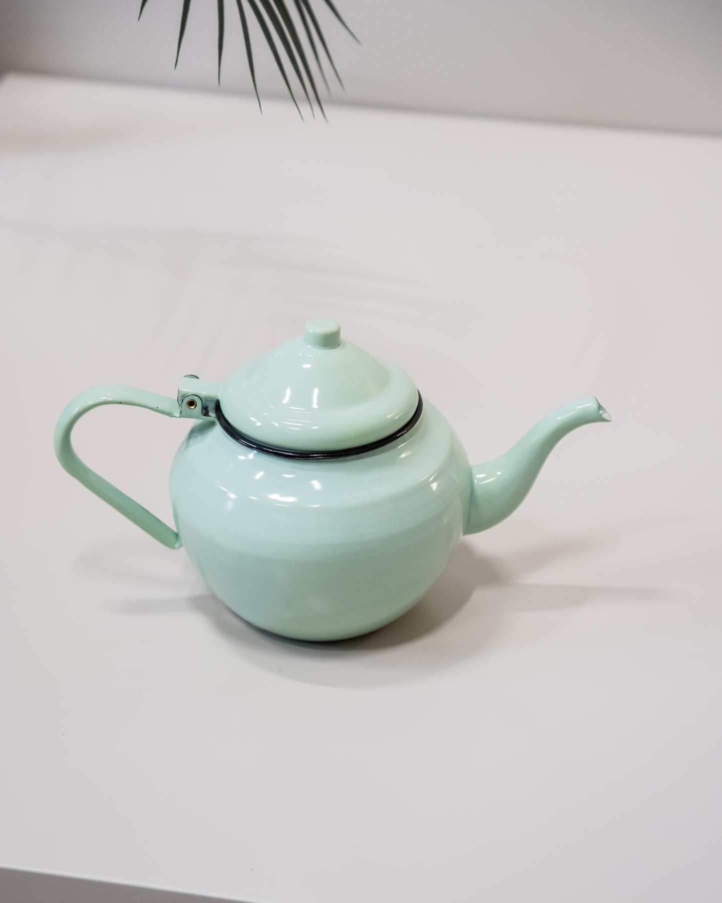 ابريق شاي توتيا بتصميم عملي