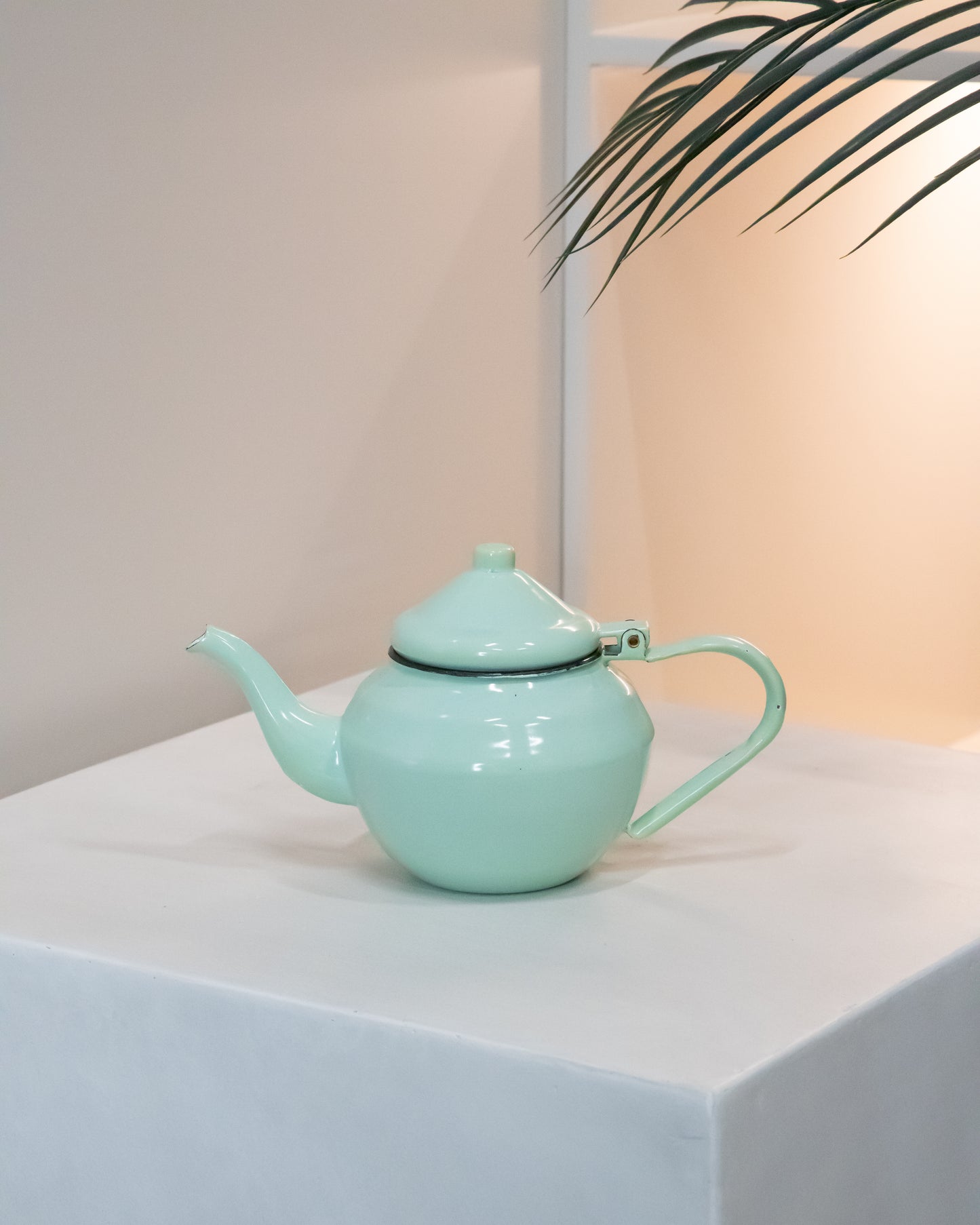 ابريق شاي توتيا بتصميم عملي