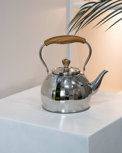 ابريق شاي بتصميم عملي