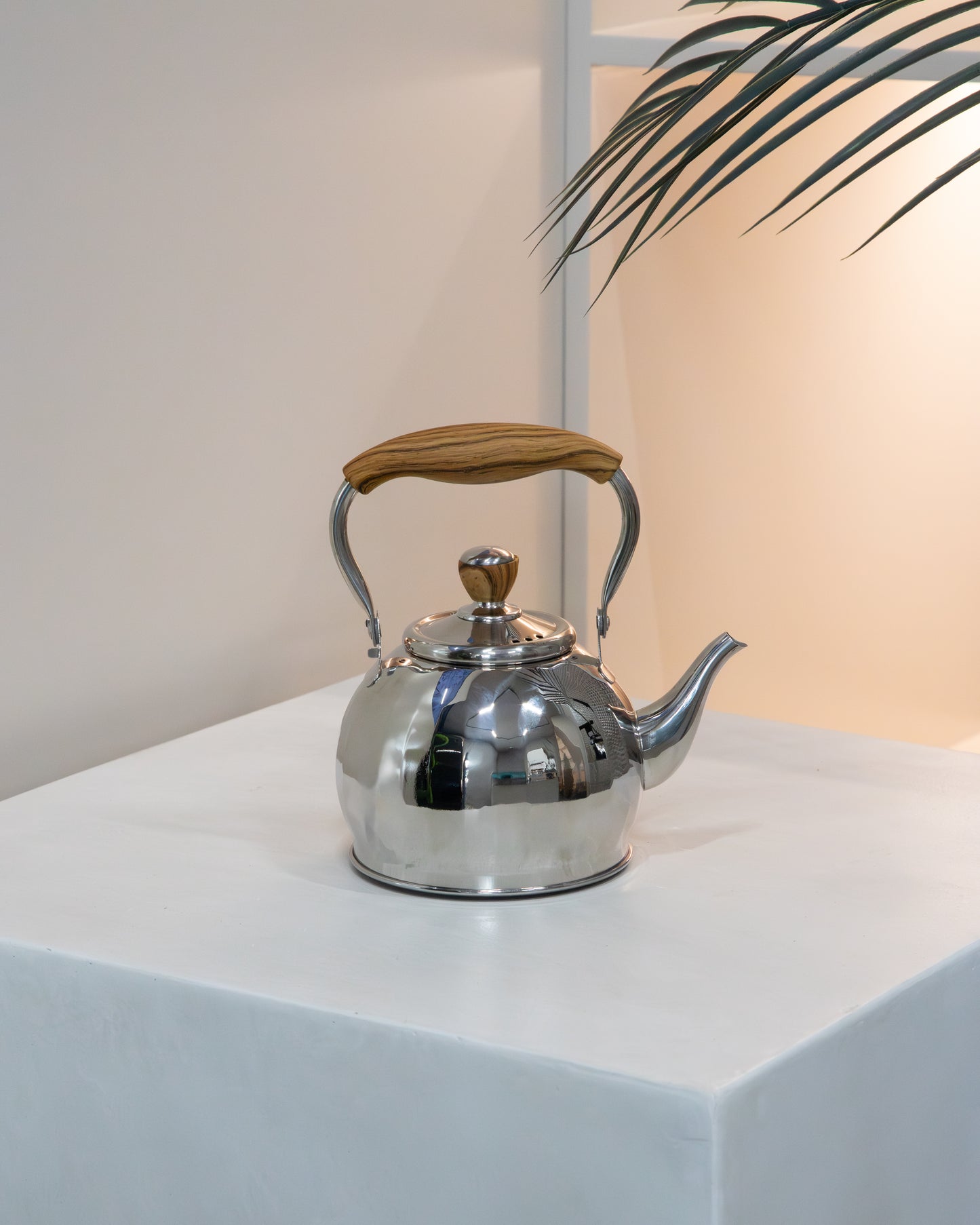 ابريق شاي بتصميم عملي