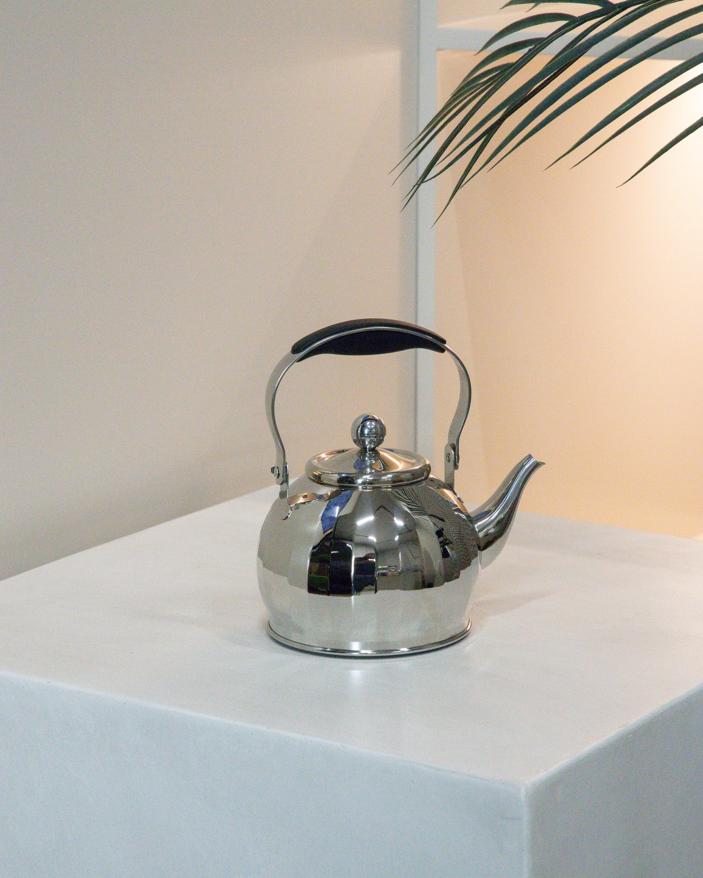 ابريق شاي بتصميم عملي