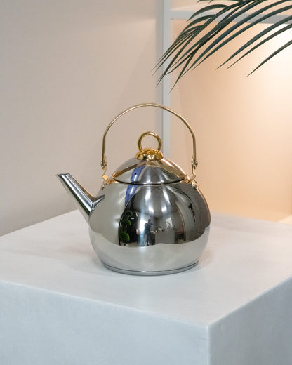 ابريق شاي بتصميم مميز