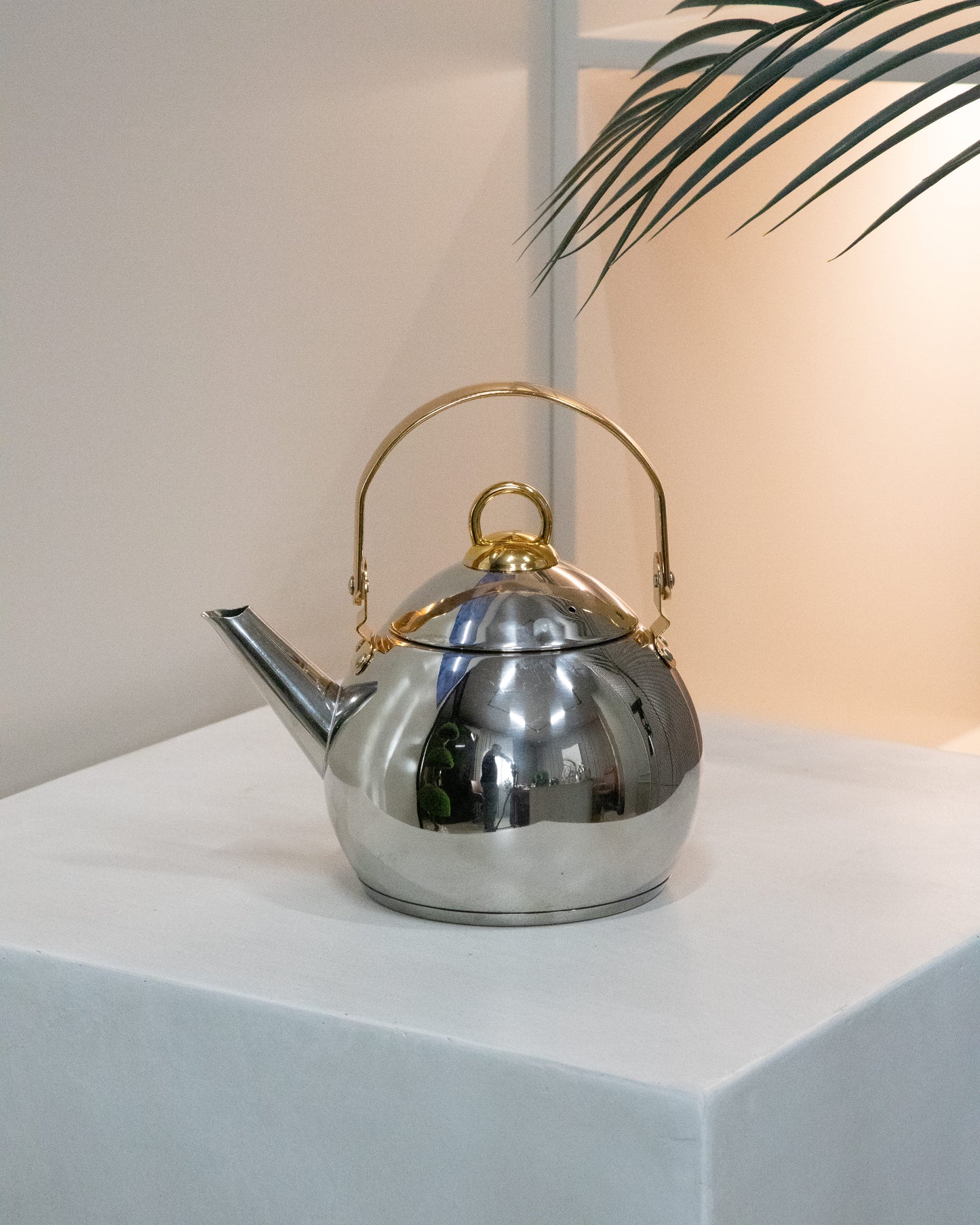 ابريق شاي بتصميم مميز