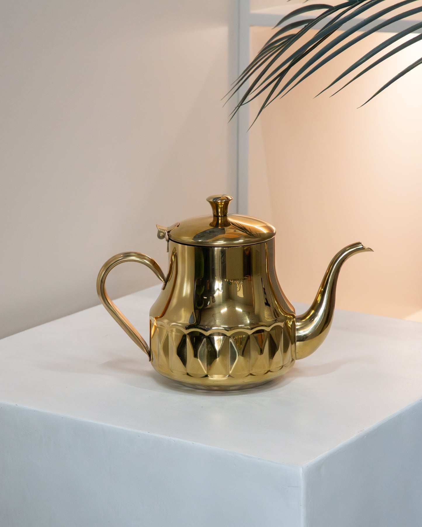 ابريق شاي بتصميم أنيق