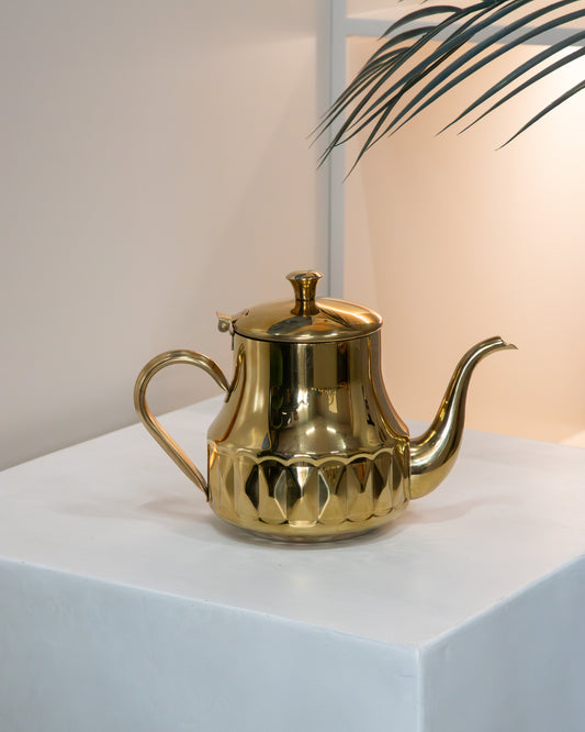 ابريق شاي بتصميم أنيق