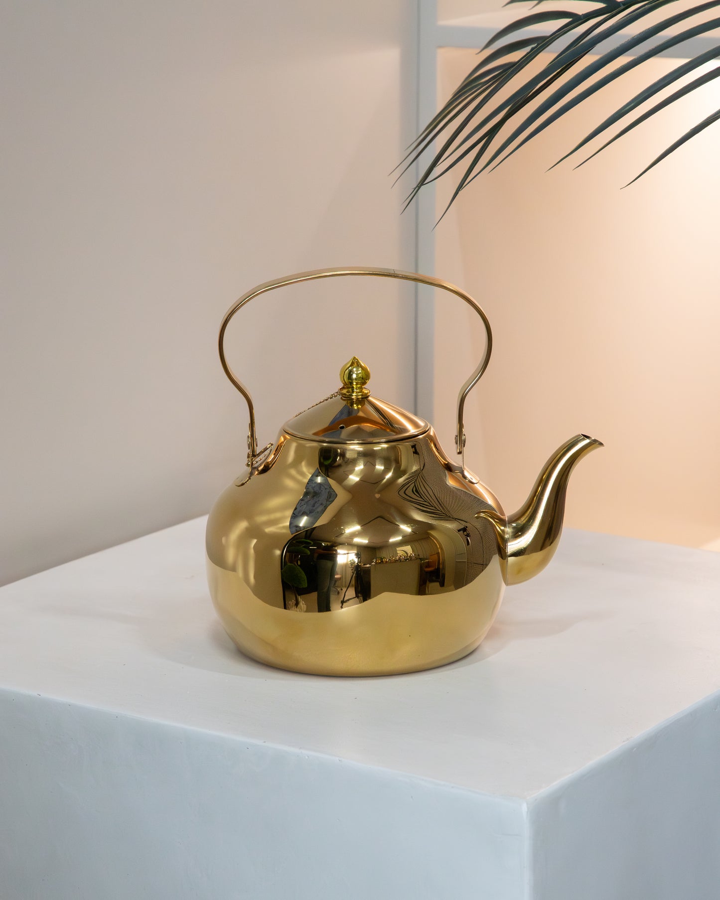 ابريق شاي بتصميم مميز