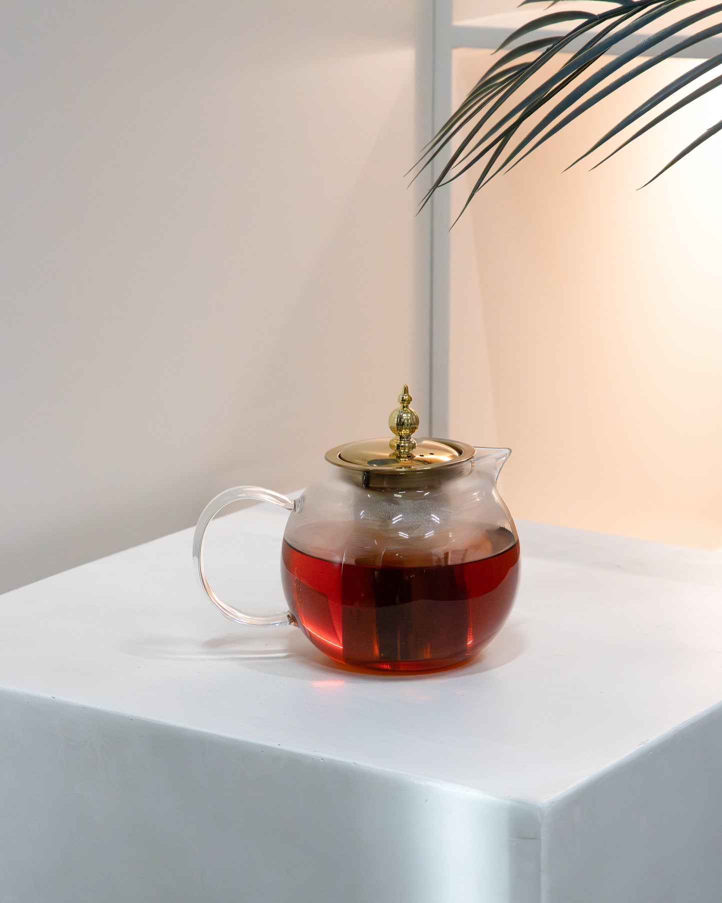 ابريق شاي زجاجي بتصميم أنيق